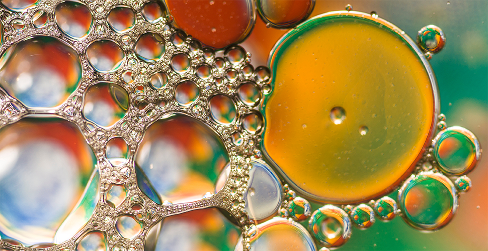 Momenyivr Foam Control Agents Concept Image