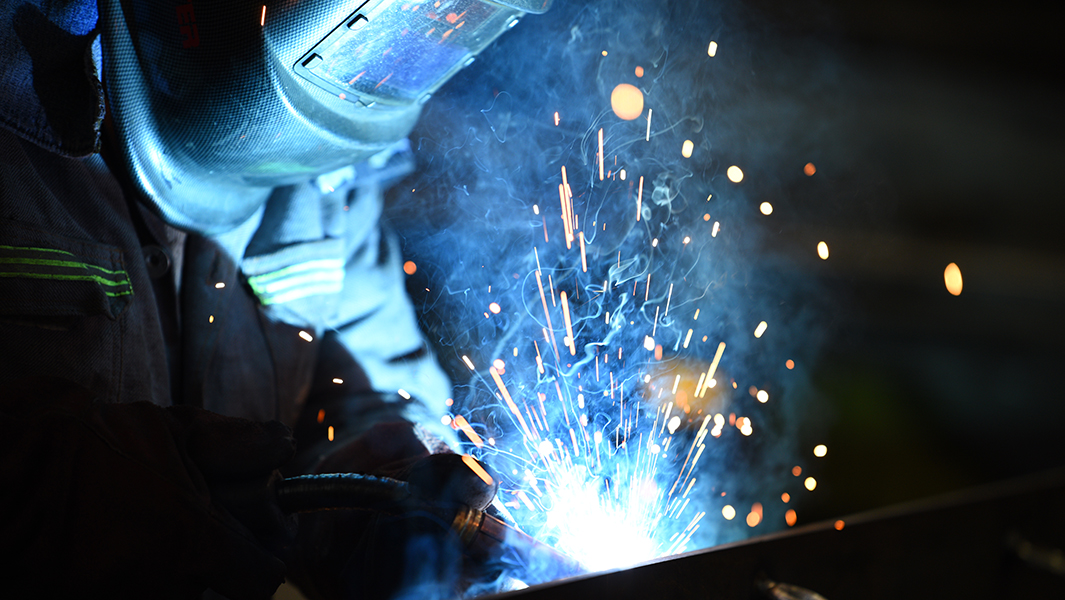 pipeline and welder