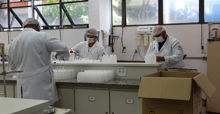 Chemists working in lab